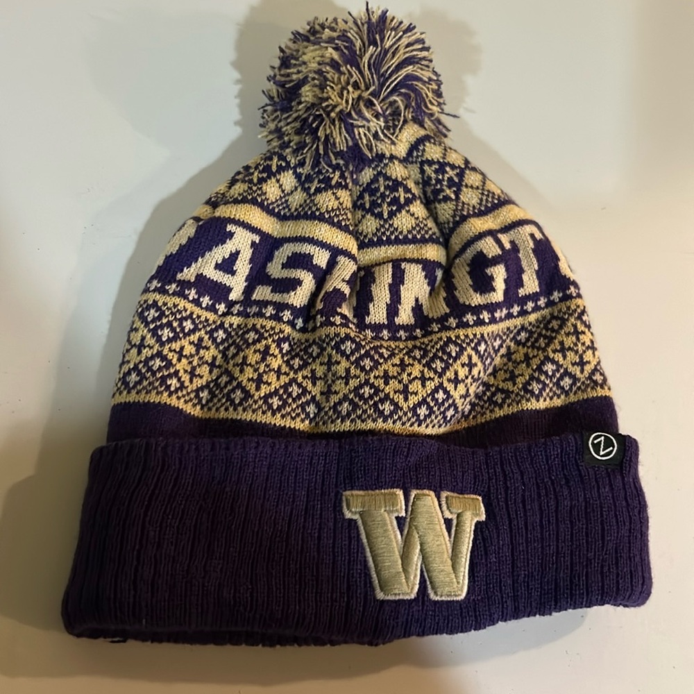 Washington huskies knit hat ugly sweater new zephyr Pom Pom